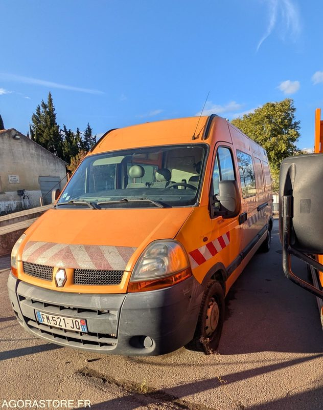 RENAULT MASTER FM-521-JQ - 2006 - כלי רכב מסחרי עם לוח: תמונה 3 RENAULT MASTER FM-521-JQ - 2006 - כלי רכב מסחרי עם לוח: תמונה 3