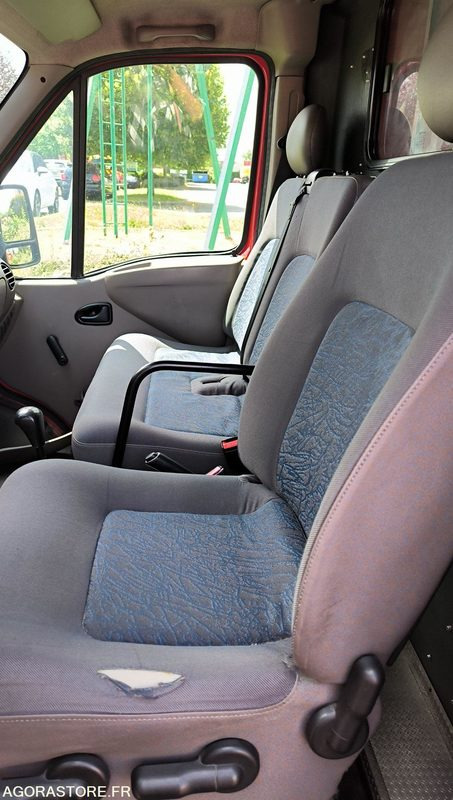 RENAULT MASTER II 2,5D - 2000 - 48197kms - כלי רכב מסחרי עם לוח: תמונה 5 RENAULT MASTER II 2,5D - 2000 - 48197kms - כלי רכב מסחרי עם לוח: תמונה 5
