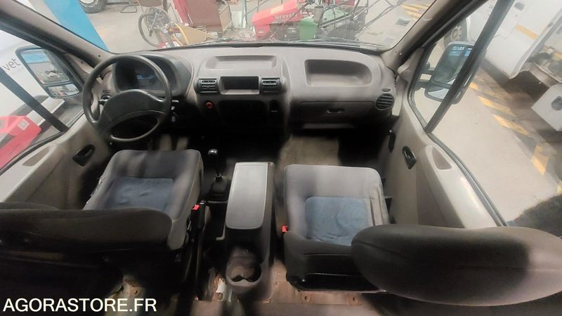 RENAULT MASTER II L2H2 94527 kms 1998 - כלי רכב מסחרי עם לוח: תמונה 5 RENAULT MASTER II L2H2 94527 kms 1998 - כלי רכב מסחרי עם לוח: תמונה 5