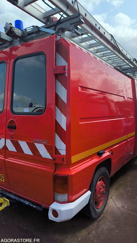 RENAULT MASTER T35 D 102714kms - 1996 - כלי רכב מסחרי עם לוח: תמונה 5 RENAULT MASTER T35 D 102714kms - 1996 - כלי רכב מסחרי עם לוח: תמונה 5