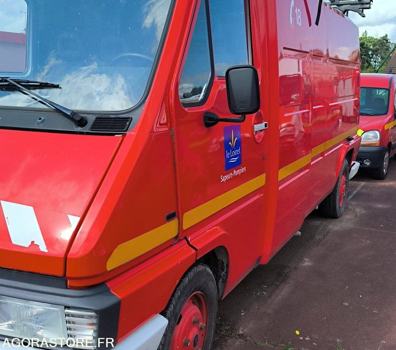 RENAULT MASTER T35 D 102714kms - 1996 - כלי רכב מסחרי עם לוח: תמונה 1 RENAULT MASTER T35 D 102714kms - 1996 - כלי רכב מסחרי עם לוח: תמונה 1