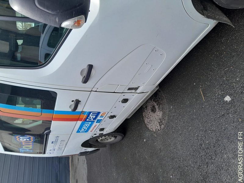 RENAULT MASTER TPMR N°150570 - מיניבוס, כלי רכב מסחרי לנוסעים: תמונה 2 RENAULT MASTER TPMR N°150570 - מיניבוס, כלי רכב מסחרי לנוסעים: תמונה 2