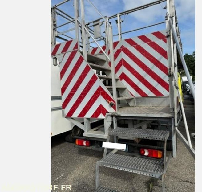 RENAULT MAXITY 2.5l 130CV NACELLE PASSERELLE ELEVATRICE - 2009 - 125 000km - כלי רכב מסחרי: תמונה 5 RENAULT MAXITY 2.5l 130CV NACELLE PASSERELLE ELEVATRICE - 2009 - 125 000km - כלי רכב מסחרי: תמונה 5