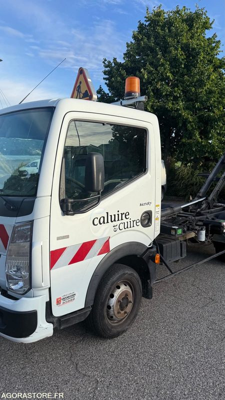 RENAULT MAXITY CHASSIS CABINE + BRAS DE LEVAGE BW 356 DP - כלי רכב מסחרי מזהיר: תמונה 3 RENAULT MAXITY CHASSIS CABINE + BRAS DE LEVAGE BW 356 DP - כלי רכב מסחרי מזהיר: תמונה 3