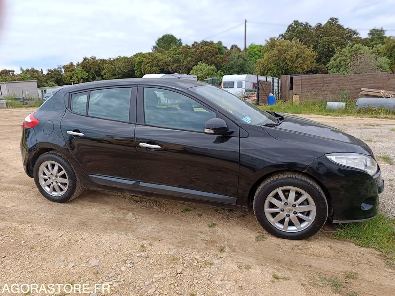 RENAULT MEGANE - 2009 - 185000KMS - מכונית: תמונה 3 RENAULT MEGANE - 2009 - 185000KMS - מכונית: תמונה 3