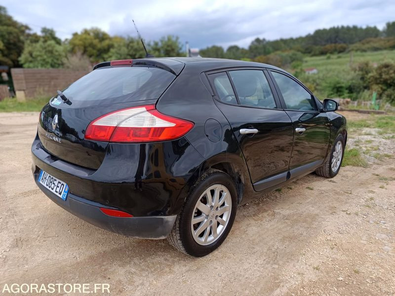 RENAULT MEGANE - 2009 - 185000KMS - מכונית: תמונה 4 RENAULT MEGANE - 2009 - 185000KMS - מכונית: תמונה 4