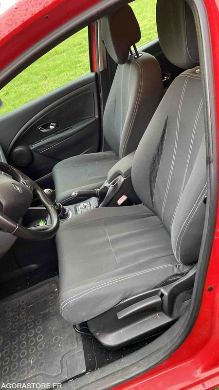 RENAULT MEGANE 309707kms - 2013 - מכונית: תמונה 4 RENAULT MEGANE 309707kms - 2013 - מכונית: תמונה 4