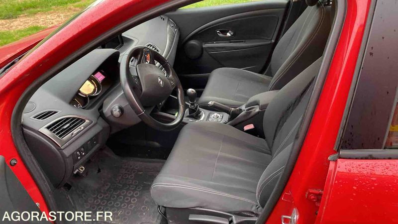 RENAULT MEGANE 309707kms - 2013 - מכונית: תמונה 5 RENAULT MEGANE 309707kms - 2013 - מכונית: תמונה 5