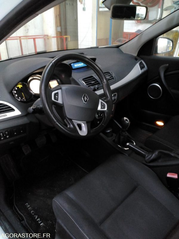 RENAULT MEGANE DIESEL - מכונית: תמונה 5 RENAULT MEGANE DIESEL - מכונית: תמונה 5