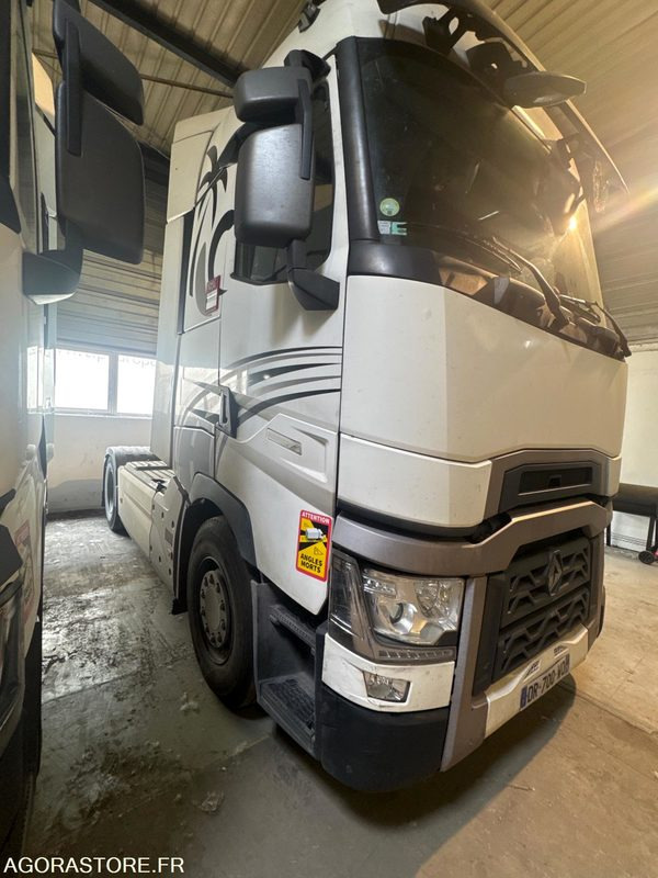 RENAULT T520 HIGH - 907 798KM - 2015 - יחידת טרקטור: תמונה 5 RENAULT T520 HIGH - 907 798KM - 2015 - יחידת טרקטור: תמונה 5