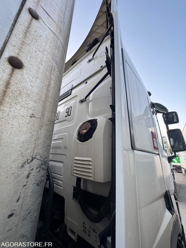 RENAULT T520 HIGH - 907 798KM - 2015 - יחידת טרקטור: תמונה 4 RENAULT T520 HIGH - 907 798KM - 2015 - יחידת טרקטור: תמונה 4