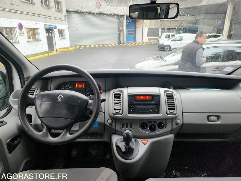 RENAULT TRAFFIC - מיניבוס, כלי רכב מסחרי לנוסעים: תמונה 3 RENAULT TRAFFIC - מיניבוס, כלי רכב מסחרי לנוסעים: תמונה 3