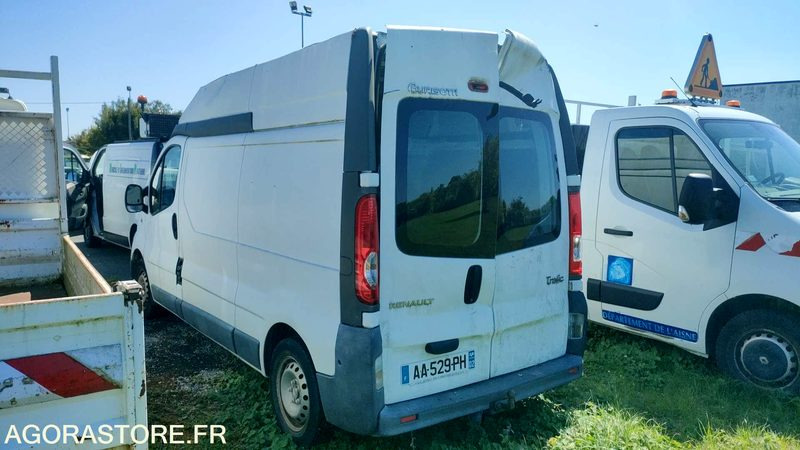 RENAULT TRAFIC - 2009 - 115919 KM - כלי רכב מסחרי עם לוח: תמונה 3 RENAULT TRAFIC - 2009 - 115919 KM - כלי רכב מסחרי עם לוח: תמונה 3