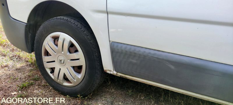 RENAULT TRAFIC II - מיניבוס, כלי רכב מסחרי לנוסעים: תמונה 3 RENAULT TRAFIC II - מיניבוס, כלי רכב מסחרי לנוסעים: תמונה 3