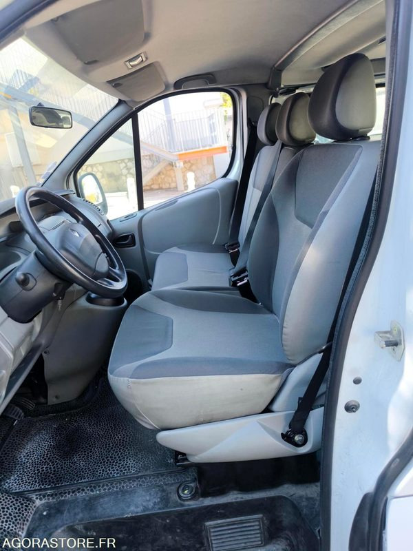 RENAULT TRAFIC MINI BUS BVA - מיניבוס, כלי רכב מסחרי לנוסעים: תמונה 2 RENAULT TRAFIC MINI BUS BVA - מיניבוס, כלי רכב מסחרי לנוסעים: תמונה 2
