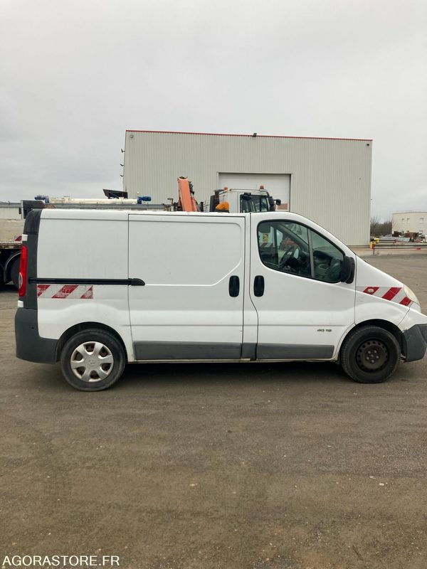 RENAULT TRAFIC diesel - Année 2013 - 376.300km - כלי רכב מסחרי עם לוח: תמונה 5 RENAULT TRAFIC diesel - Année 2013 - 376.300km - כלי רכב מסחרי עם לוח: תמונה 5