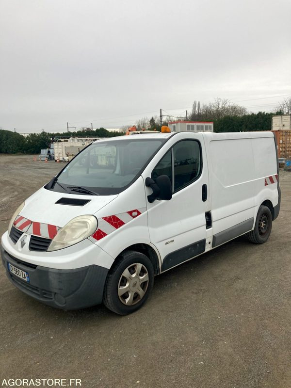 RENAULT TRAFIC diesel - Année 2013 - 376.300km - כלי רכב מסחרי עם לוח: תמונה 3 RENAULT TRAFIC diesel - Année 2013 - 376.300km - כלי רכב מסחרי עם לוח: תמונה 3
