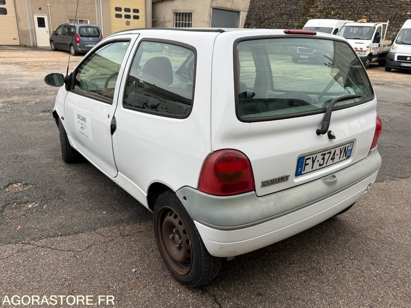 RENAULT TWINGO - 2002 - 158000KM - מכונית: תמונה 3 RENAULT TWINGO - 2002 - 158000KM - מכונית: תמונה 3
