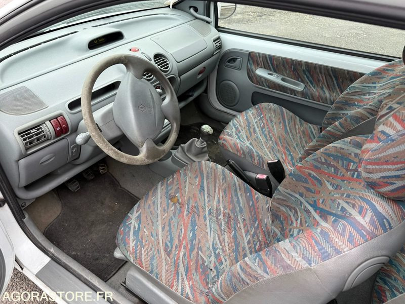 RENAULT TWINGO - 2002 - 158000KM - מכונית: תמונה 5 RENAULT TWINGO - 2002 - 158000KM - מכונית: תמונה 5