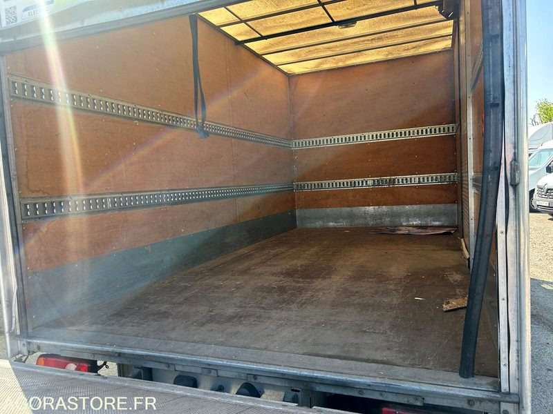 RENAULT maxity ZE electrique 20m3 hayon - 2016 / 68658 KM - משאית תיבה, משאית חשמלית: תמונה 5 RENAULT maxity ZE electrique 20m3 hayon - 2016 / 68658 KM - משאית תיבה, משאית חשמלית: תמונה 5