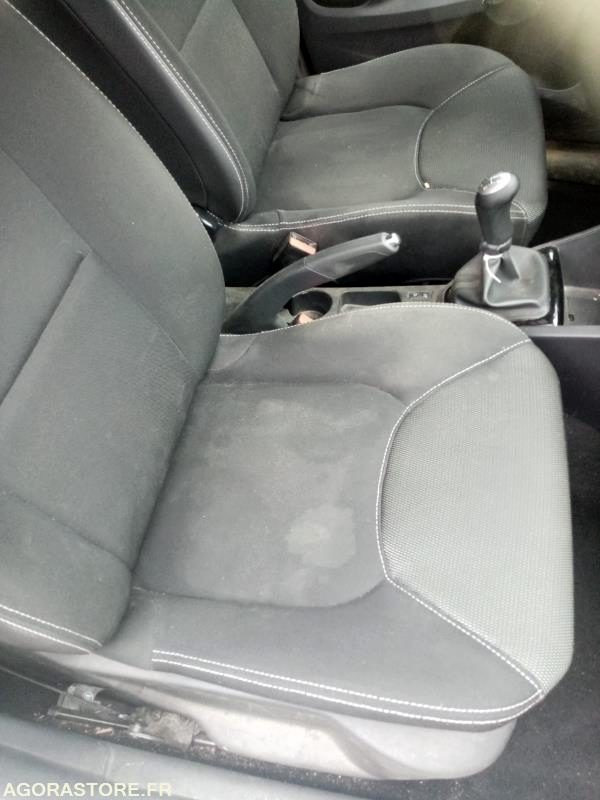 REnault Clio IV - 1.5 L Diesel - 276 000km - מכונית: תמונה 5 REnault Clio IV - 1.5 L Diesel - 276 000km - מכונית: תמונה 5