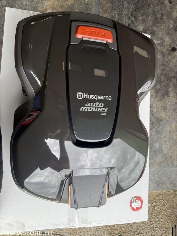 ROBOT de tonte NEUF 305 Husqvarna Unitaire - מכסחת גינה: תמונה 1 ROBOT de tonte NEUF 305 Husqvarna Unitaire - מכסחת גינה: תמונה 1