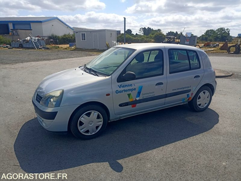 Renault Clio 2 1.5 dCi - 107100kms - 2004 - מכונית: תמונה 2 Renault Clio 2 1.5 dCi - 107100kms - 2004 - מכונית: תמונה 2