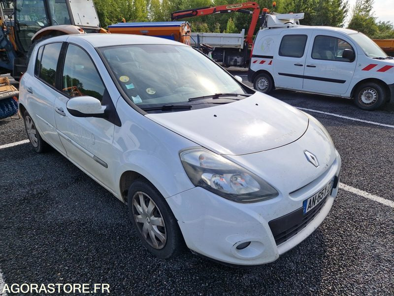 Renault Clio - 2010 - 198768 - AN651ZQ - מכונית: תמונה 2 Renault Clio - 2010 - 198768 - AN651ZQ - מכונית: תמונה 2