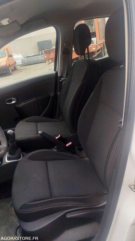 Renault - Clio - 2012 - 172874 kms - מכונית: תמונה 3 Renault - Clio - 2012 - 172874 kms - מכונית: תמונה 3