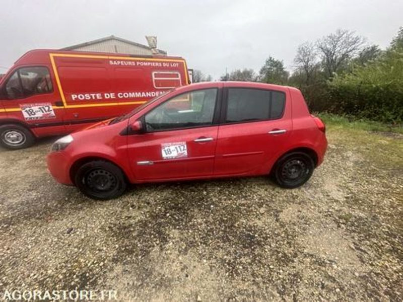 Renault Clio - AJ926XT - כלי רכב מסחרי קטן: תמונה 3 Renault Clio - AJ926XT - כלי רכב מסחרי קטן: תמונה 3
