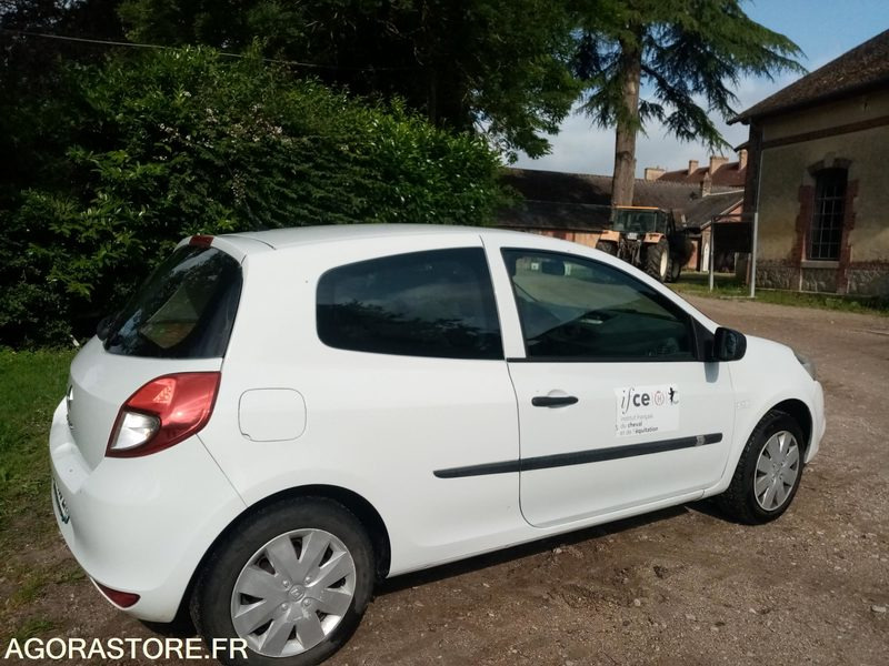 Renault Clio III 2 places 1.5 L Diesel - 211 000km - מכונית: תמונה 2 Renault Clio III 2 places 1.5 L Diesel - 211 000km - מכונית: תמונה 2
