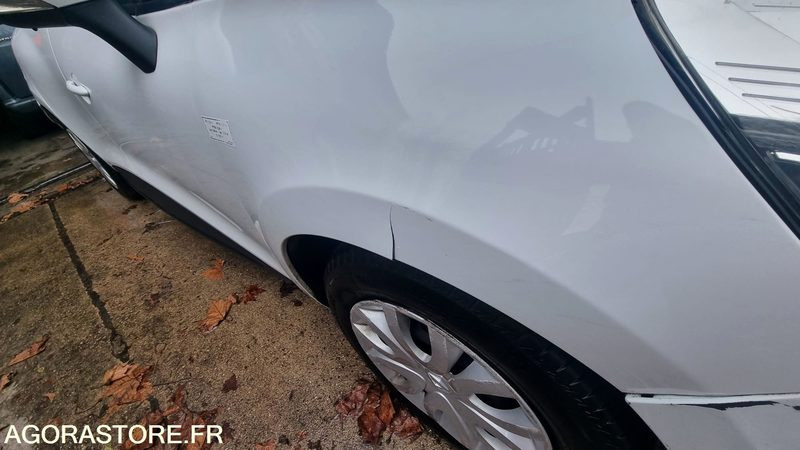 Renault Clio IV Société 2016 - 296 379 km - מכונית: תמונה 3 Renault Clio IV Société 2016 - 296 379 km - מכונית: תמונה 3