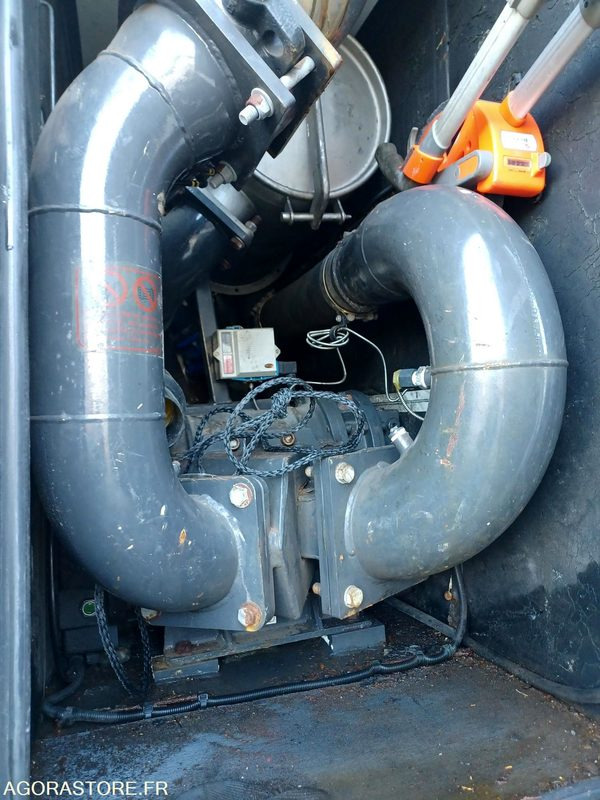 Renault Hydrocureur 19T - CN-620-BD - Vente Export Exclusivement - משאית ואקום: תמונה 4 Renault Hydrocureur 19T - CN-620-BD - Vente Export Exclusivement - משאית ואקום: תמונה 4