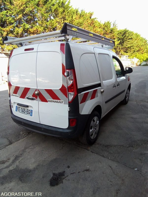 Renault Kangoo 1.5 dci 90 CV 159648 kms clim gps - כלי רכב מסחרי קטן: תמונה 4 Renault Kangoo 1.5 dci 90 CV 159648 kms clim gps - כלי רכב מסחרי קטן: תמונה 4