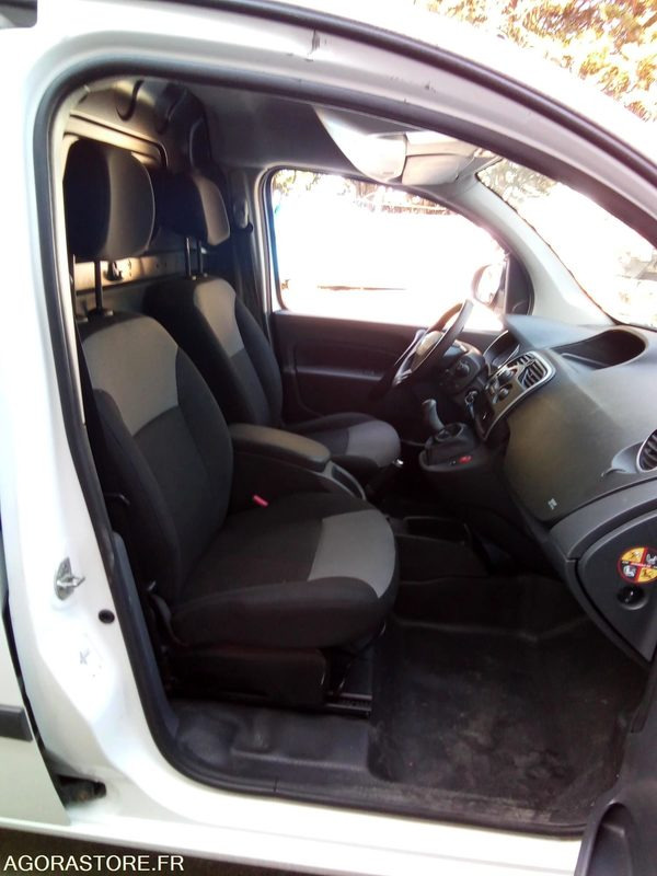 Renault Kangoo 1.5 dci 90 CV 159648 kms clim gps - כלי רכב מסחרי קטן: תמונה 3 Renault Kangoo 1.5 dci 90 CV 159648 kms clim gps - כלי רכב מסחרי קטן: תמונה 3