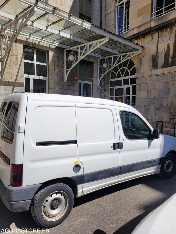 Renault Kangoo 70 275 kms année 2003 Contrôle technique favorable - כלי רכב מסחרי קטן: תמונה 3 Renault Kangoo 70 275 kms année 2003 Contrôle technique favorable - כלי רכב מסחרי קטן: תמונה 3
