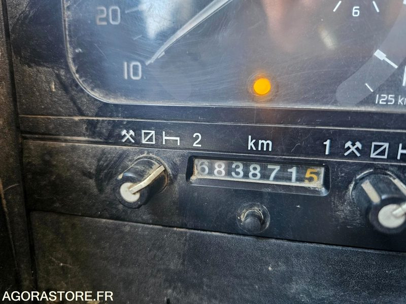 Renault Magnum 6x4 porteur ampliroll essieux relevables - משאית הרמת וו: תמונה 5 Renault Magnum 6x4 porteur ampliroll essieux relevables - משאית הרמת וו: תמונה 5