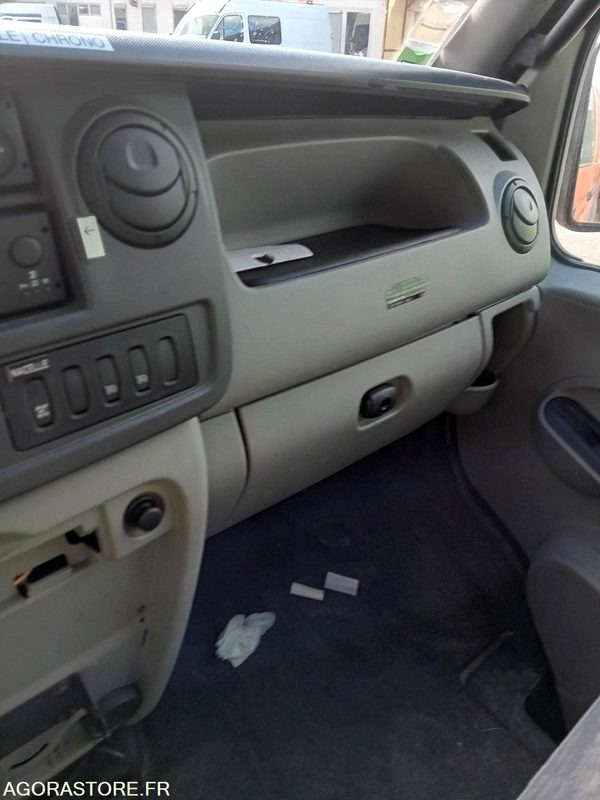 הַחכָּרָה  Renault Mascott Nacelle - 2006 - 31430 kms Renault Mascott Nacelle - 2006 - 31430 kms: תמונה 11