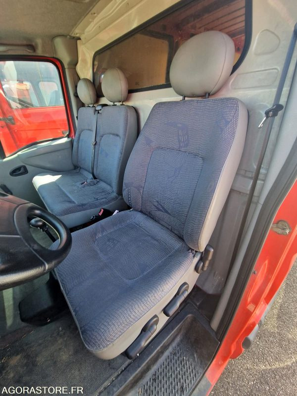 Renault Master -125YR69 - כלי רכב מסחרי עם לוח: תמונה 5 Renault Master -125YR69 - כלי רכב מסחרי עם לוח: תמונה 5