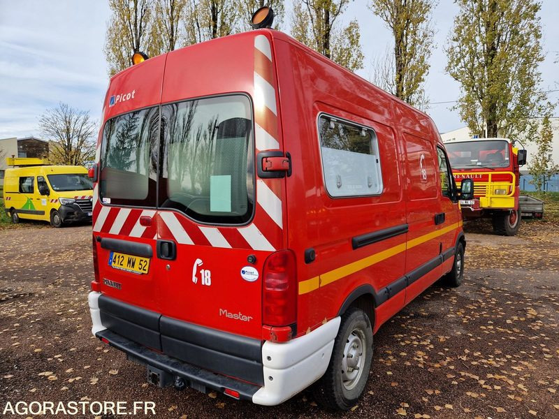 Renault Master - 1999 - 97868 - 412MW52 - כלי רכב מסחרי עם לוח: תמונה 3 Renault Master - 1999 - 97868 - 412MW52 - כלי רכב מסחרי עם לוח: תמונה 3