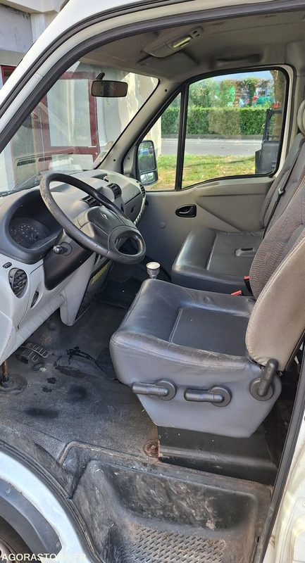 Renault Master 2.2 DCI 90 - 71155km - 2003 - כלי רכב מסחרי עם לוח: תמונה 5 Renault Master 2.2 DCI 90 - 71155km - 2003 - כלי רכב מסחרי עם לוח: תמונה 5