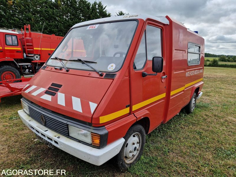 Renault Master -4244QP36 - כלי רכב מסחרי עם לוח: תמונה 1 Renault Master -4244QP36 - כלי רכב מסחרי עם לוח: תמונה 1
