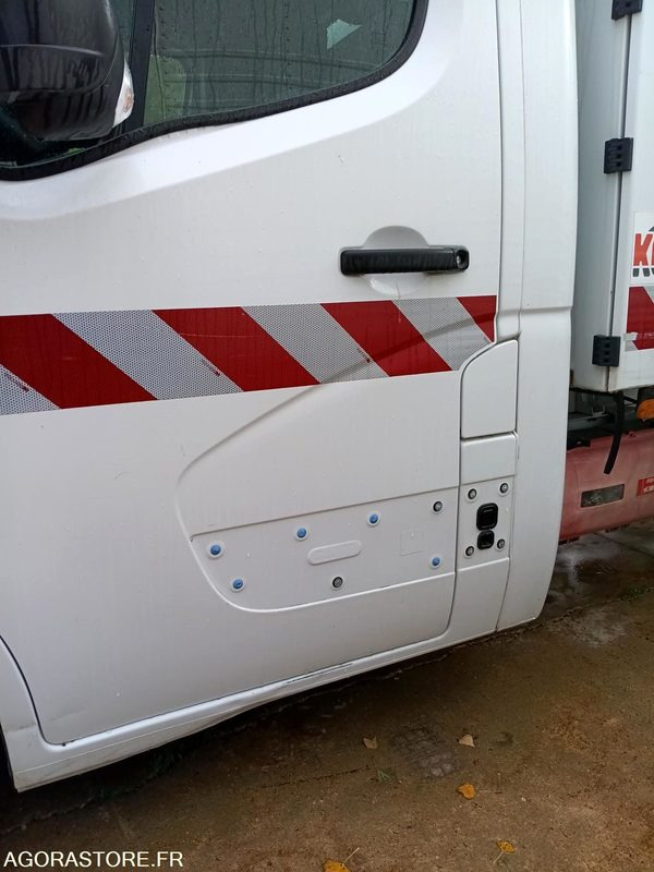Renault Master Benne - 37900 km - 2018 - כלי רכב מסחרי מזהיר: תמונה 4 Renault Master Benne - 37900 km - 2018 - כלי רכב מסחרי מזהיר: תמונה 4