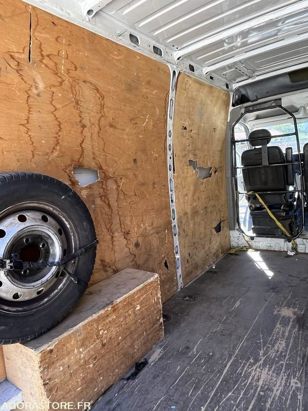 Renault Master - כלי רכב מסחרי עם לוח: תמונה 5 Renault Master - כלי רכב מסחרי עם לוח: תמונה 5