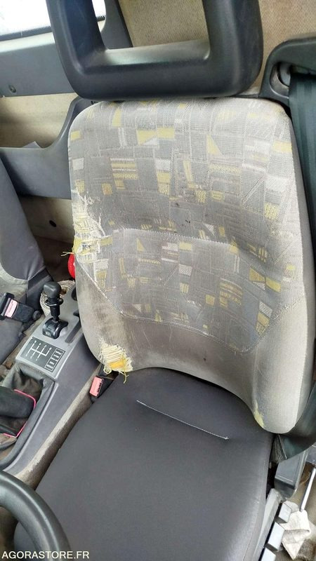 Renault Midlum 180 - 2001 - 227204km - 567APD31 - יחידת טרקטור: תמונה 4 Renault Midlum 180 - 2001 - 227204km - 567APD31 - יחידת טרקטור: תמונה 4