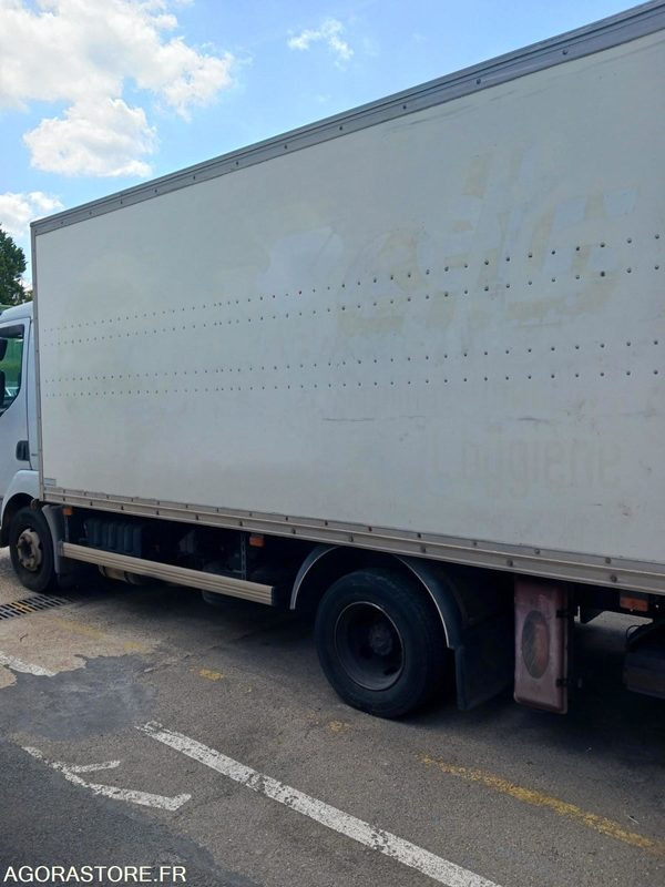 Renault Poids lourd / 267194 KMS / 2009 - משאית: תמונה 4 Renault Poids lourd / 267194 KMS / 2009 - משאית: תמונה 4