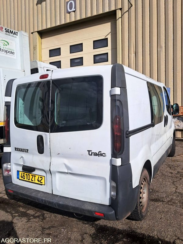 Renault TRAFIC 4610 ZT 42 - כלי רכב מסחרי קטן: תמונה 3 Renault TRAFIC 4610 ZT 42 - כלי רכב מסחרי קטן: תמונה 3