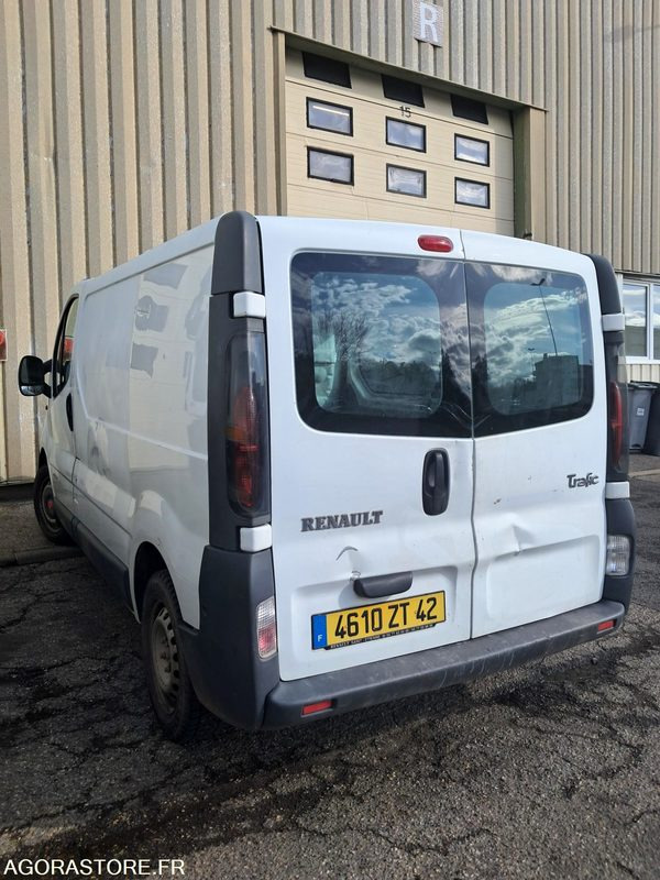 Renault TRAFIC 4610 ZT 42 - כלי רכב מסחרי קטן: תמונה 4 Renault TRAFIC 4610 ZT 42 - כלי רכב מסחרי קטן: תמונה 4