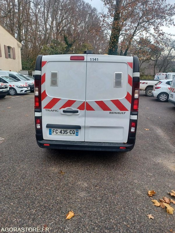 Renault Trafic - 2018 - 195000kms - FC-435-CQ - כלי רכב מסחרי עם לוח: תמונה 1 Renault Trafic - 2018 - 195000kms - FC-435-CQ - כלי רכב מסחרי עם לוח: תמונה 1