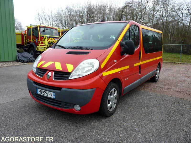 Renault Trafic 9 Places - כלי רכב מסחרי קטן: תמונה 3 Renault Trafic 9 Places - כלי רכב מסחרי קטן: תמונה 3